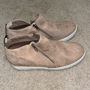BRAND NEW light pink memory foam sneakers